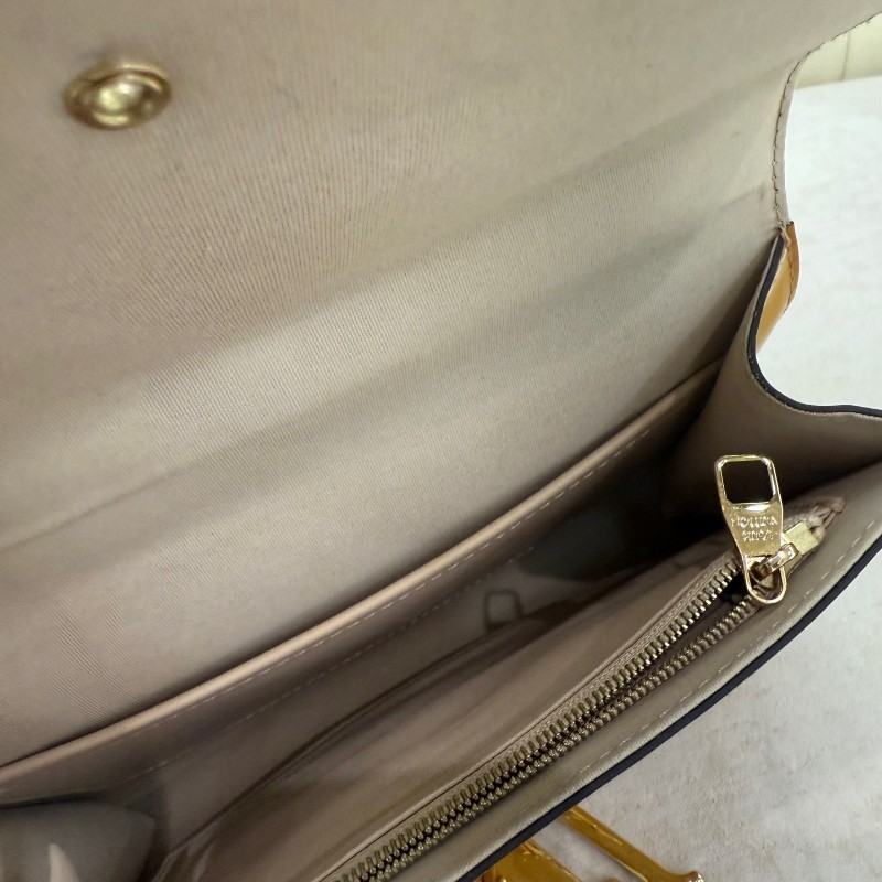 LV chain louise大logo黃色漆皮鏈條包肩背包斜背包-9