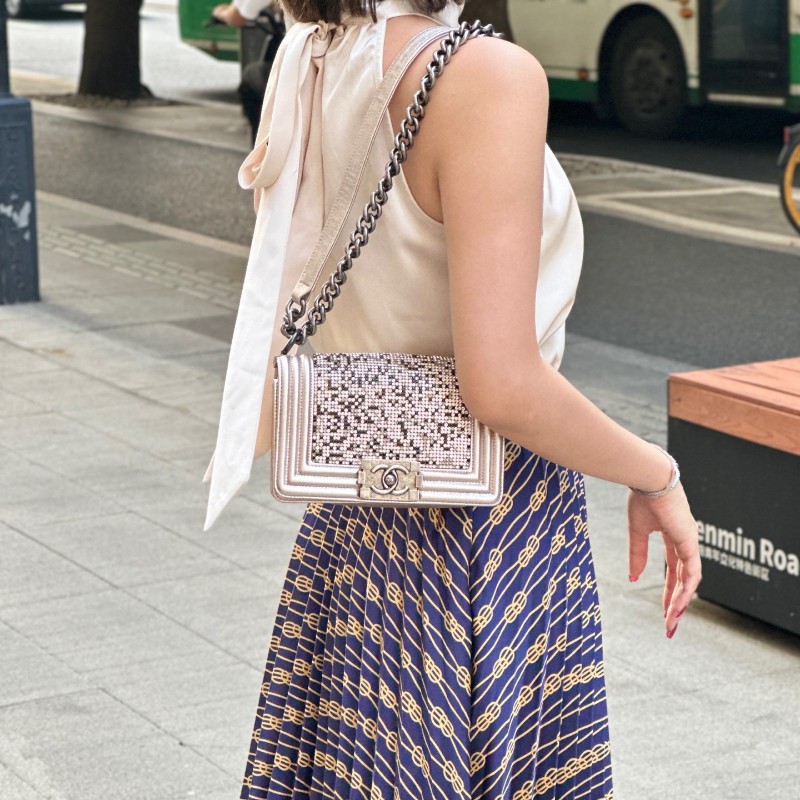 Chanel香奈兒滿鑽leboy小號肩背包斜背包 19開 🈶盒子 防塵袋-0