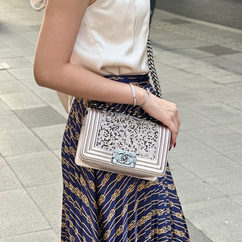 Chanel香奈兒滿鑽leboy小號肩背包斜背包 19開 🈶盒子 防塵袋-1