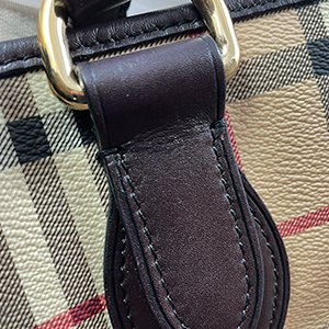 【B0434】BURBERRY駝色 PVC 戰馬格紋直立托特包-6