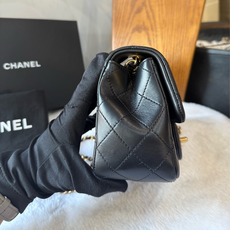 菱格紋小羊皮口蓋金球方胖包(黑色)-2