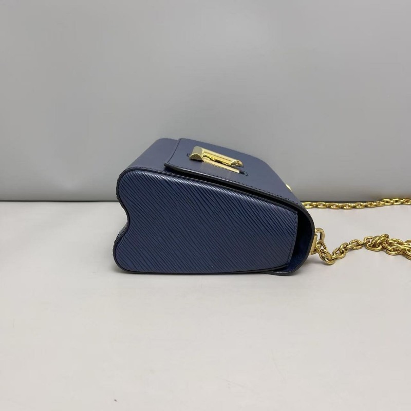 LV路易威登Twist中號深藍色epi水波紋金扣包-4