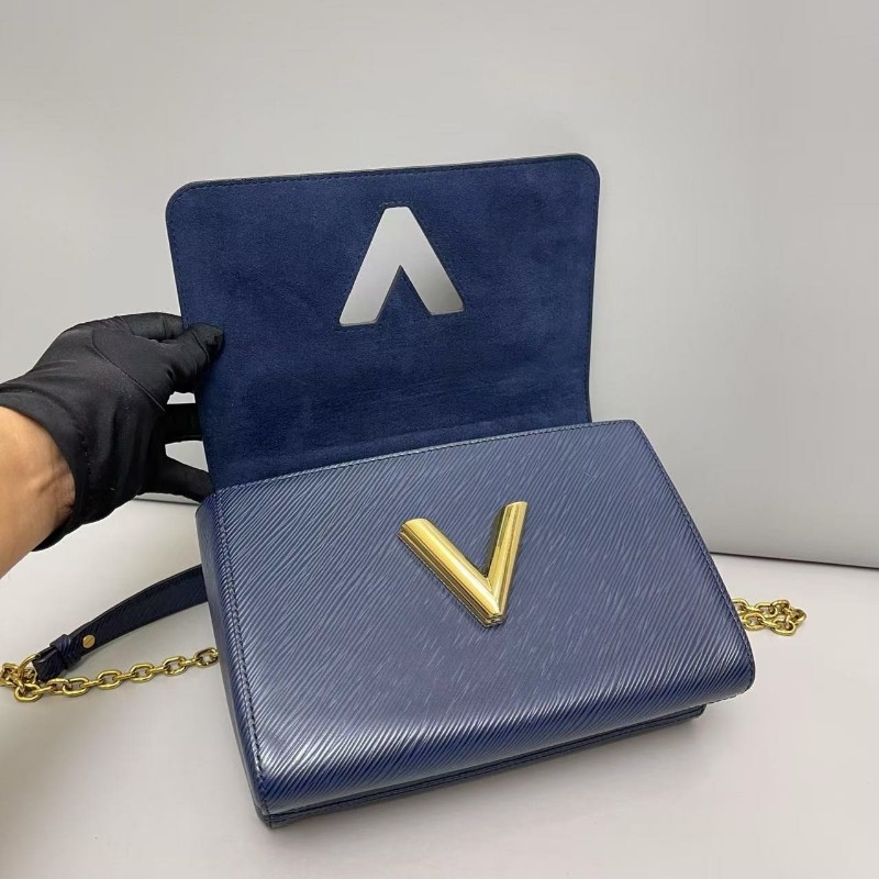 LV路易威登Twist中號深藍色epi水波紋金扣包-8