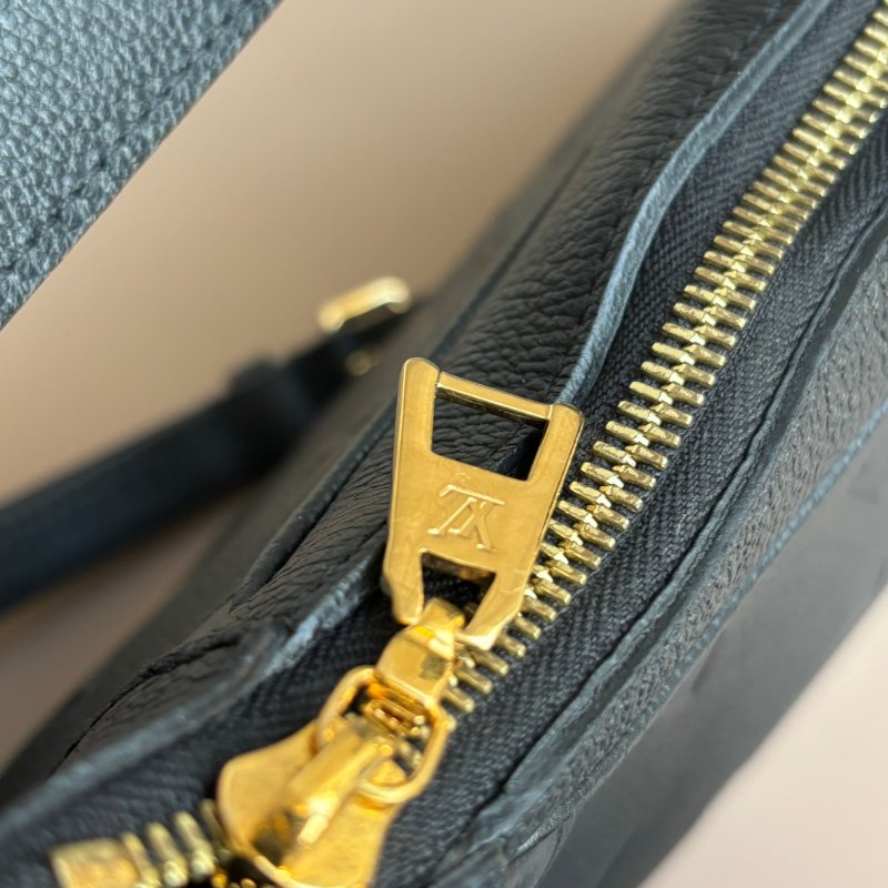 ::LOUIS VUITTON:: LV M46002 Bagatelle黑色壓花紋手提兩用肩背包 腋下半月包-30