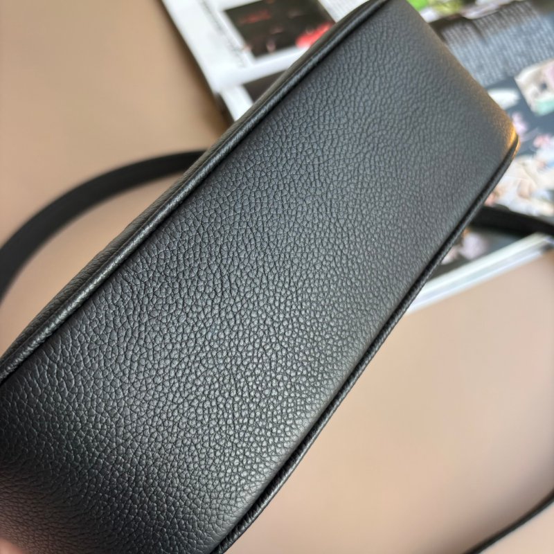 ::LOUIS VUITTON:: LV M46002 Bagatelle黑色壓花紋手提兩用肩背包 腋下半月包-31
