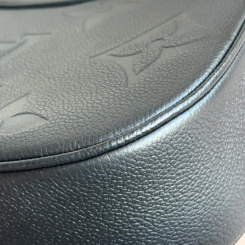 ::LOUIS VUITTON:: LV M46002 Bagatelle黑色壓花紋手提兩用肩背包 腋下半月包-34