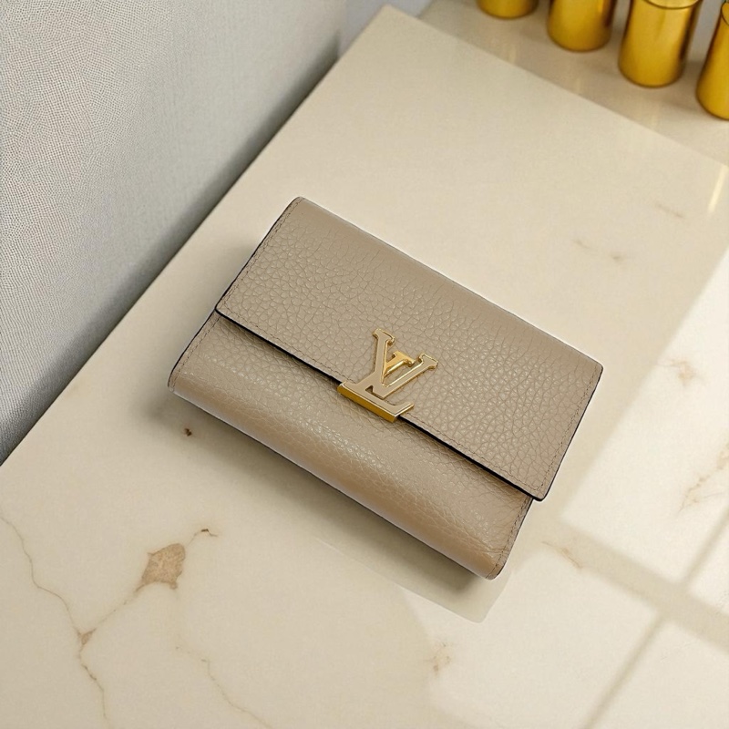 莉亞精品♡ LV m62159 中夾奶茶 九新美夾-0