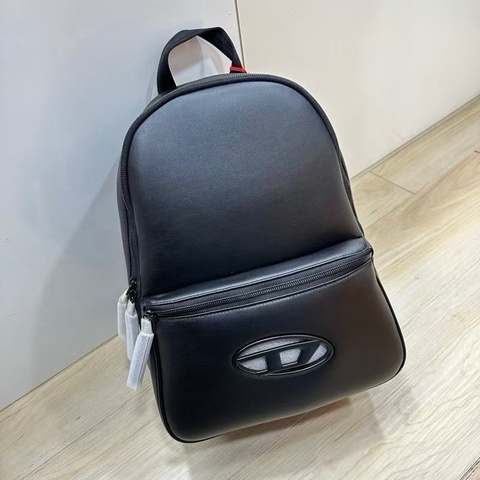 Diesel 雙肩包