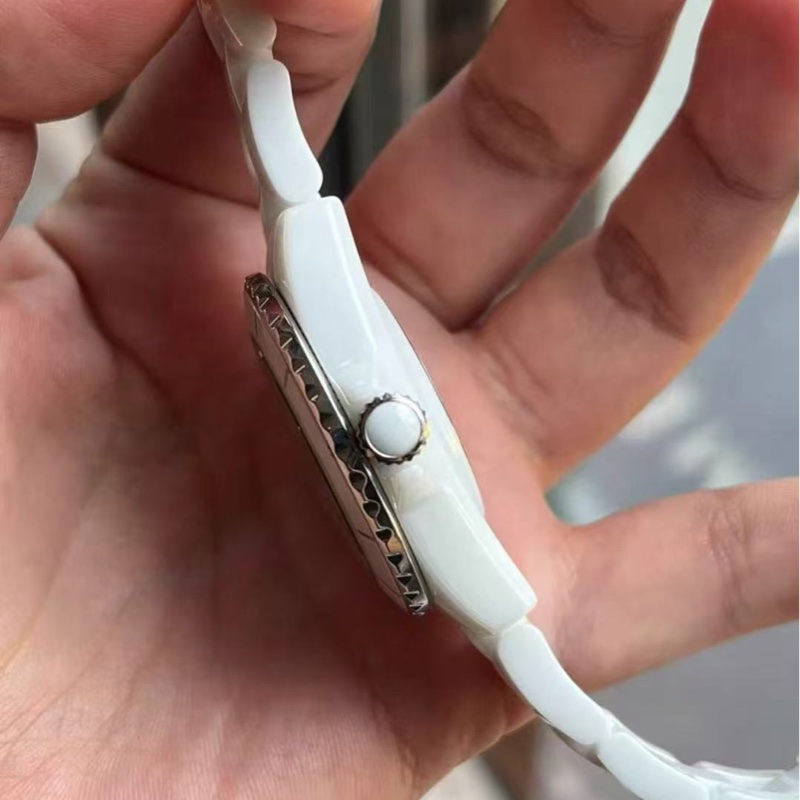 Chanel J12白鑽錶 23年99新配件齊全-4