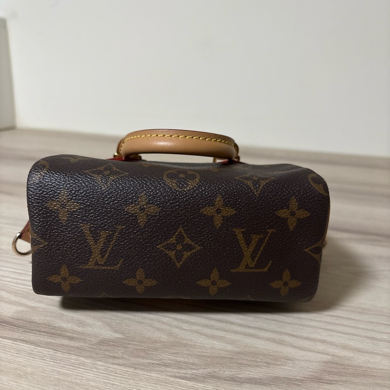 Louis Vuitton-9