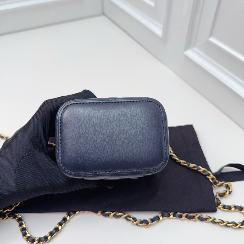 Chanel 香奈兒 深藍近黑 金球 鏈條小盒子 29開 尺寸約10.7.9 附件：塵袋。-2