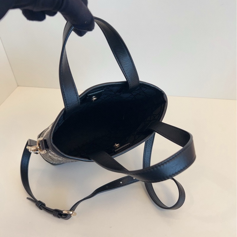 Dior迪奧 獨角獸星夜🌌拼皮小水桶 尺寸約21*19*5 肩帶可拆-1