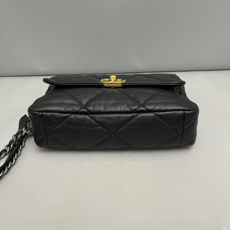 Chanel香奈兒19Bag中號黑金色金扣全皮菱格包斜背包-3