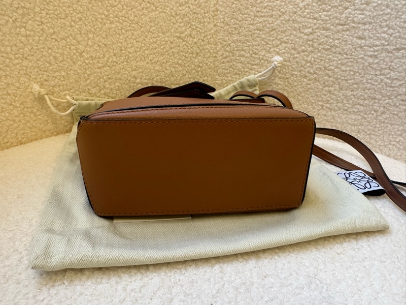 Loewe羅意威PuZzle mini幾何包， 焦糖色牛皮-4