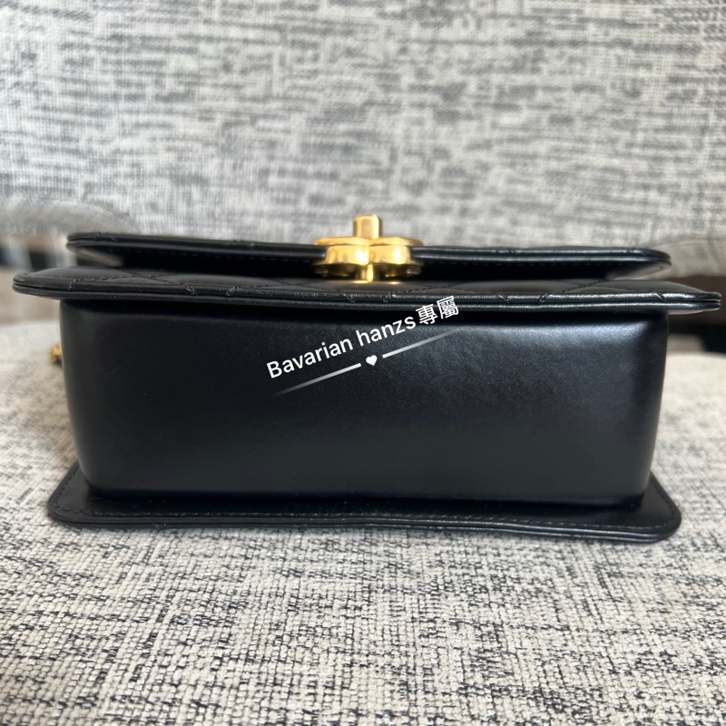 Chanel 黑金牛雙金球-16