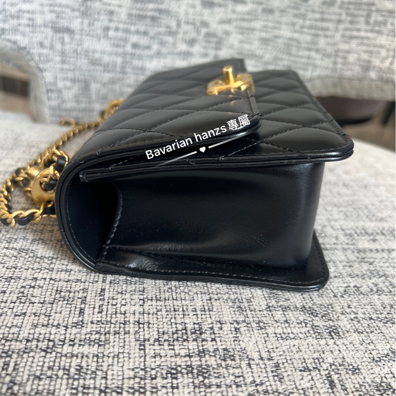 Chanel 黑金牛雙金球-18