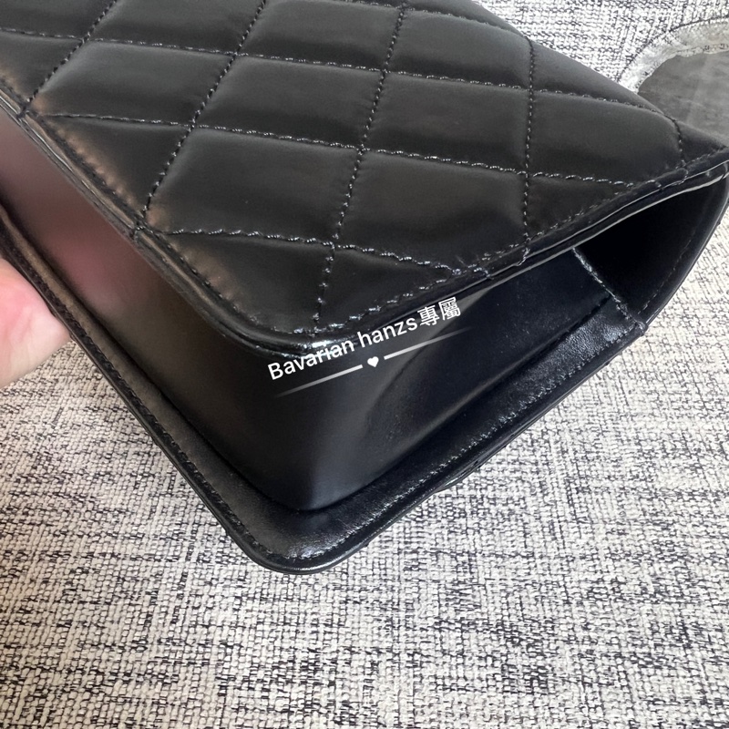 Chanel 黑金牛雙金球-22