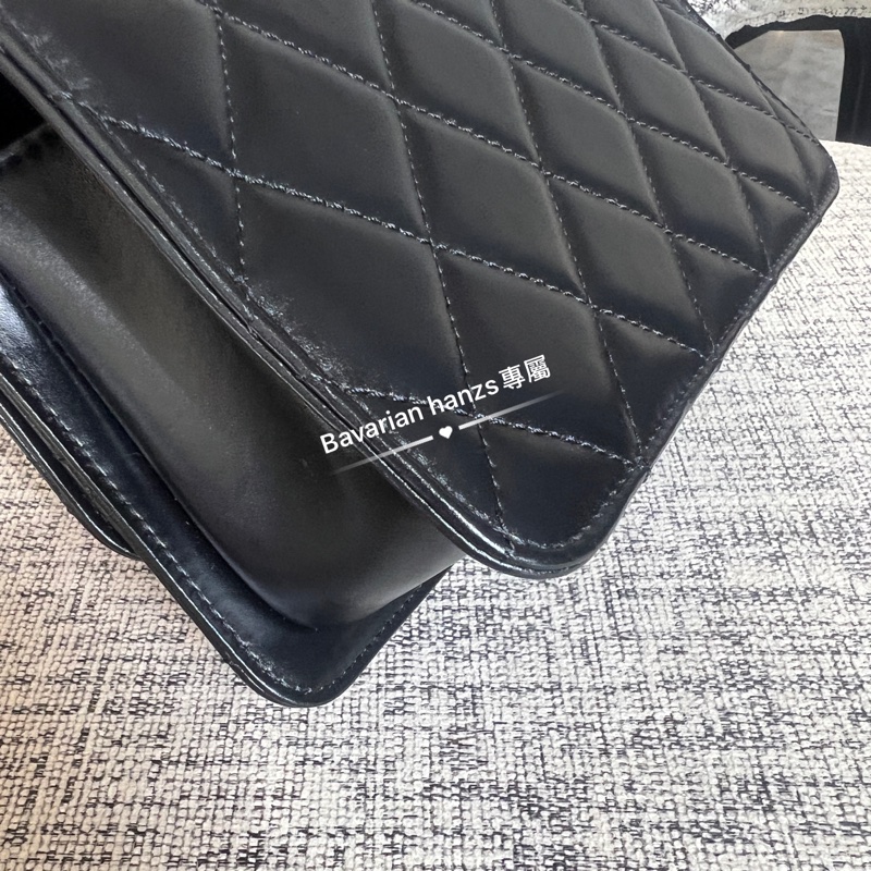 Chanel 黑金牛雙金球-23