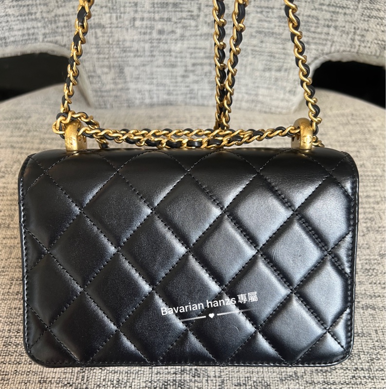 Chanel 黑金牛雙金球-24