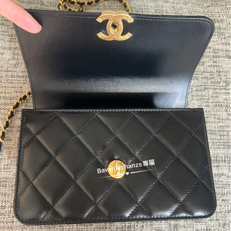 Chanel 黑金牛雙金球-26