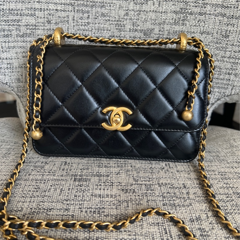 Chanel 黑金牛雙金球-35