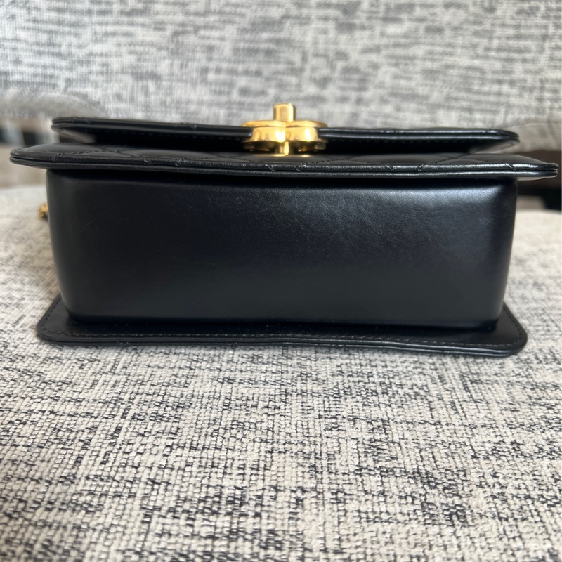 Chanel 黑金牛雙金球-38