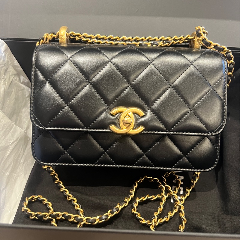 Chanel 黑金牛雙金球-40