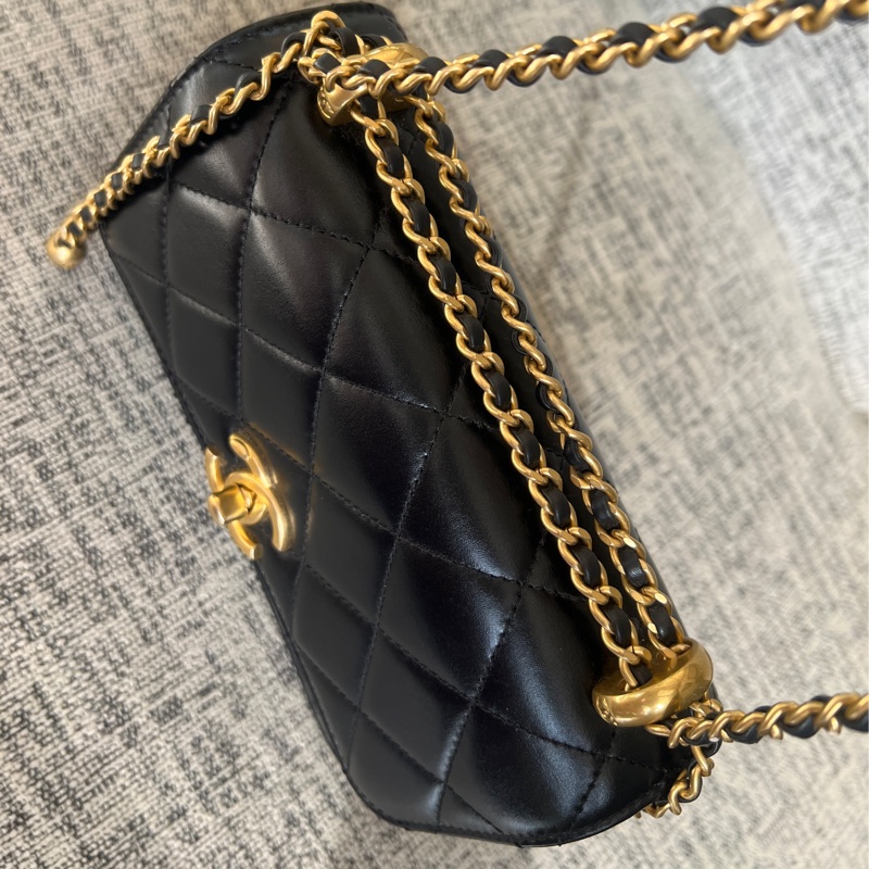 Chanel 黑金牛雙金球-43