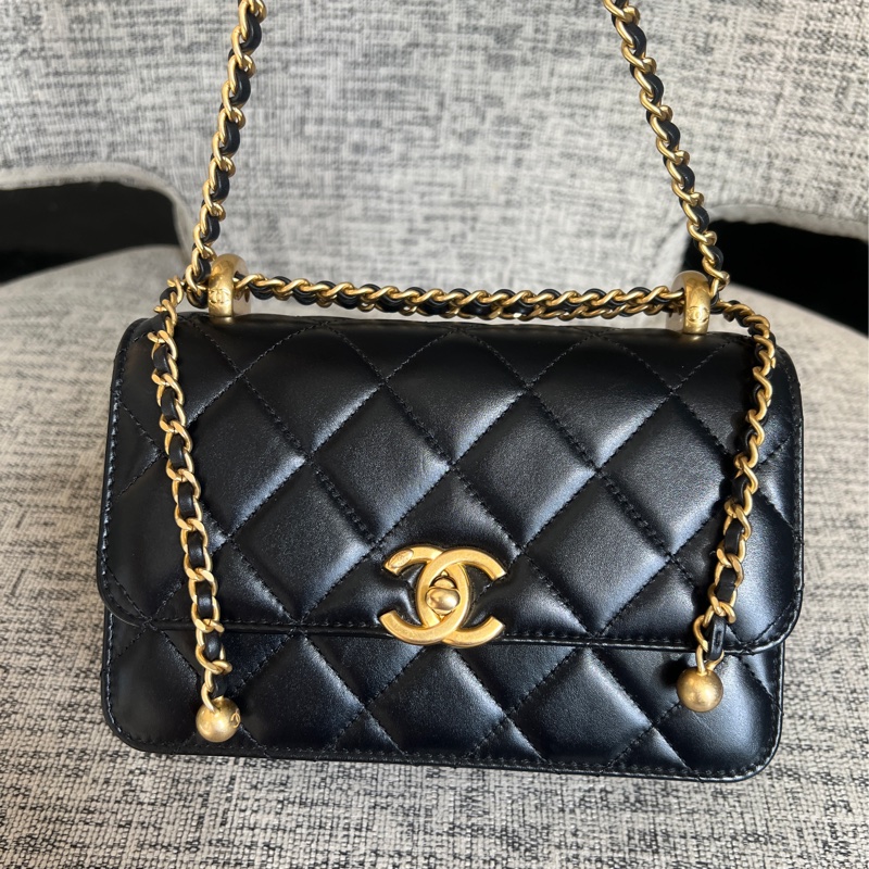 Chanel 黑金牛雙金球-44