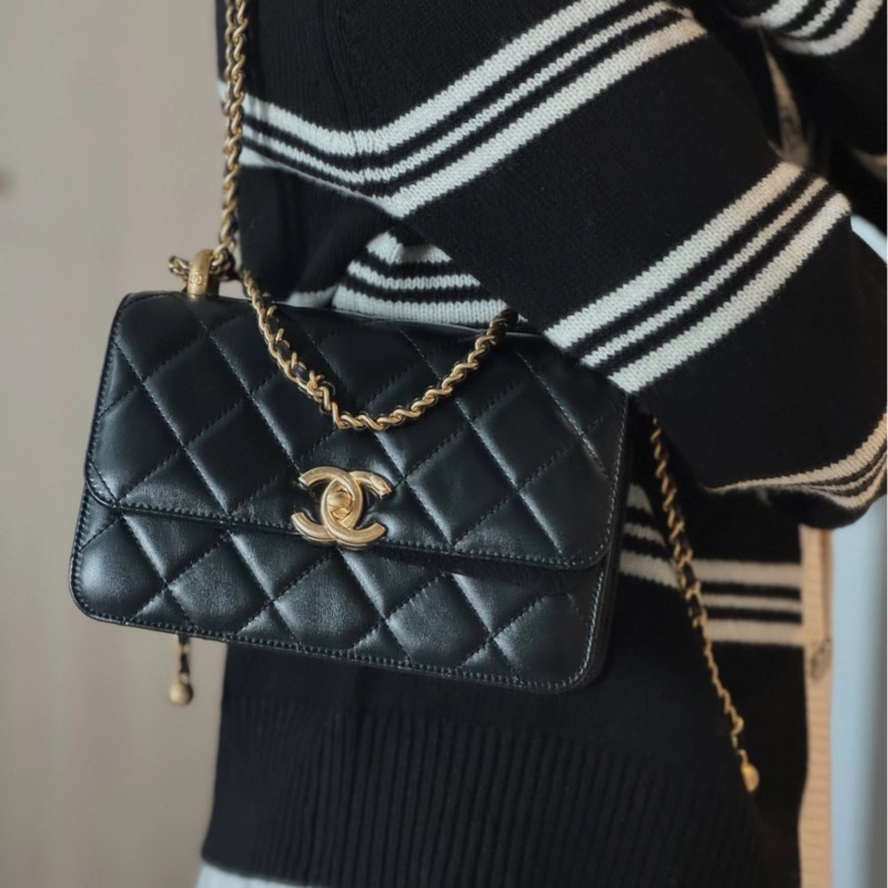 Chanel 黑金牛雙金球-45