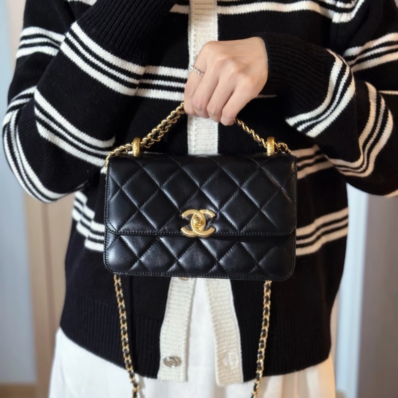 Chanel 黑金牛雙金球-47