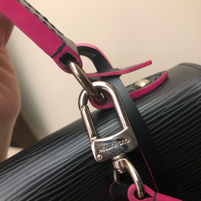 Louis Vuitton銀扣手腕肩背兩用包-11
