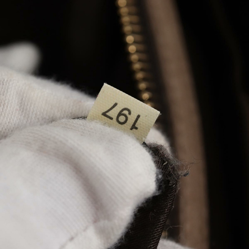 【日本直送】Miu Miu Matelasse 手提包 皮革 2 向 米色 金 正品 132748V-11