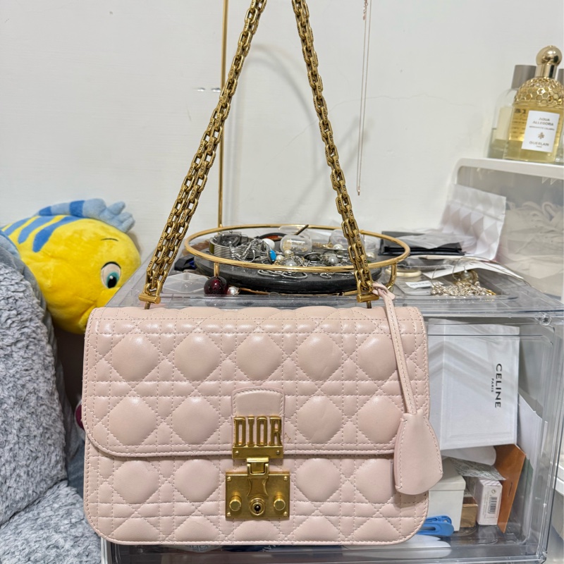 出清 Dior Addict 淡粉色羊皮金扣鏈條包-5
