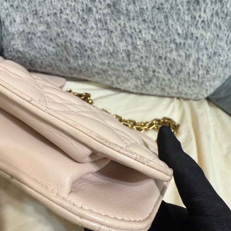 出清 Dior Addict 淡粉色羊皮金扣鏈條包-8
