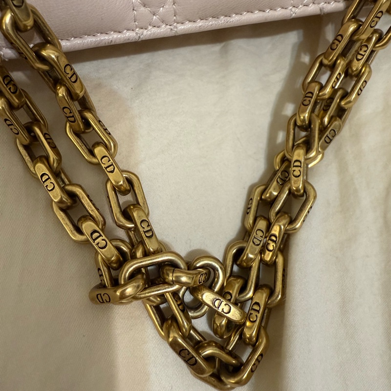 出清 Dior Addict 淡粉色羊皮金扣鏈條包-13