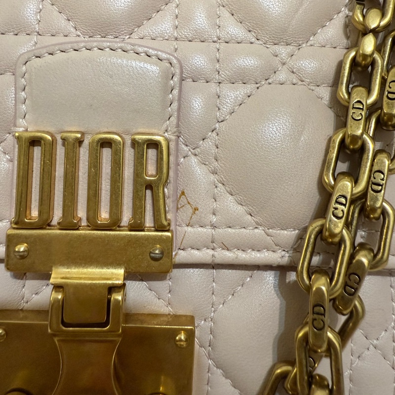 出清 Dior Addict 淡粉色羊皮金扣鏈條包-17