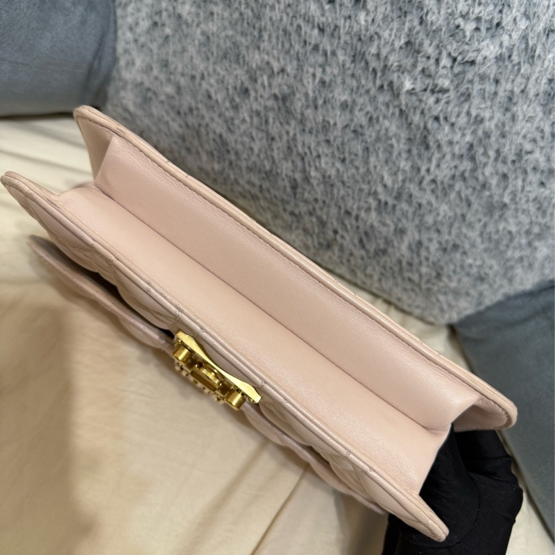 出清 Dior Addict 淡粉色羊皮金扣鏈條包-9