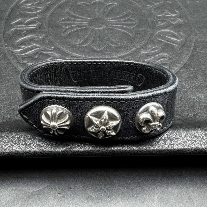 ChromeHearts克羅心黑色三元素皮手環
經典款
男女皆可駕馭-2