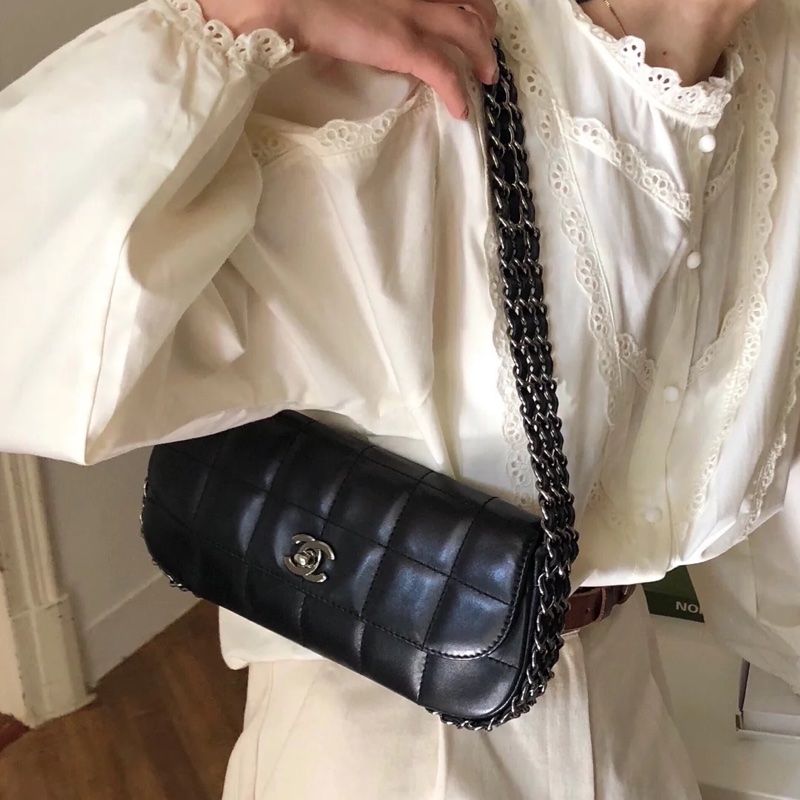 時髦精來襲😎Chanel黑銀多鏈條冰格腋下包手提包🧊-0