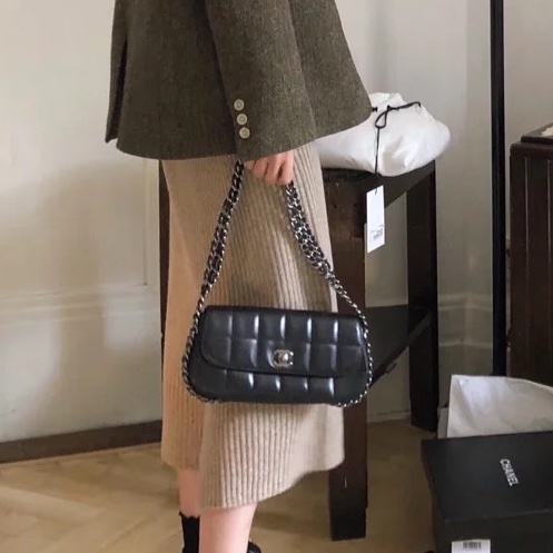 時髦精來襲😎Chanel黑銀多鏈條冰格腋下包手提包🧊-1
