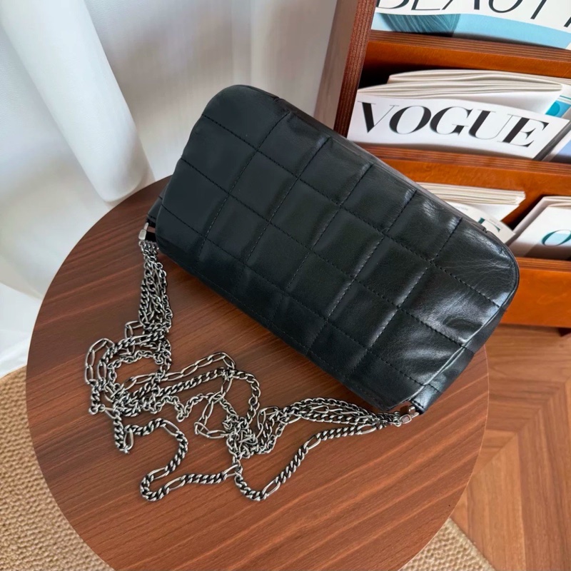 時髦精來襲😎Chanel黑銀多鏈條冰格腋下包手提包🧊-12