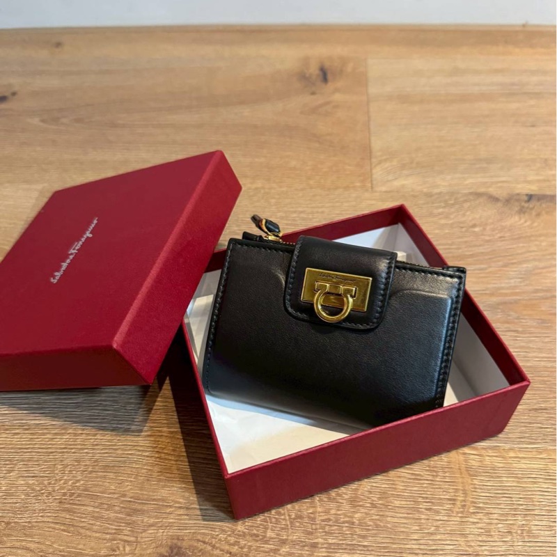 Salvatore Ferragamo 黑色 短夾 中夾 皮夾 皮包 卡包 卡夾 零錢包-1