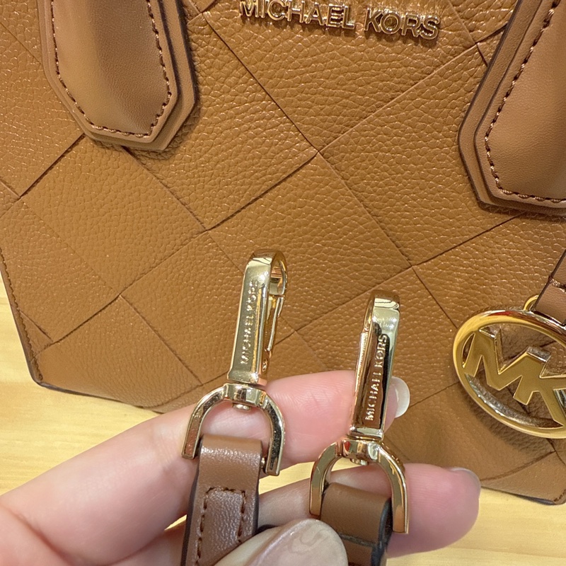Michael Kors mercer三層手提斜背包-2