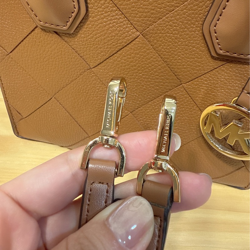 Michael Kors mercer三層手提斜背包-9