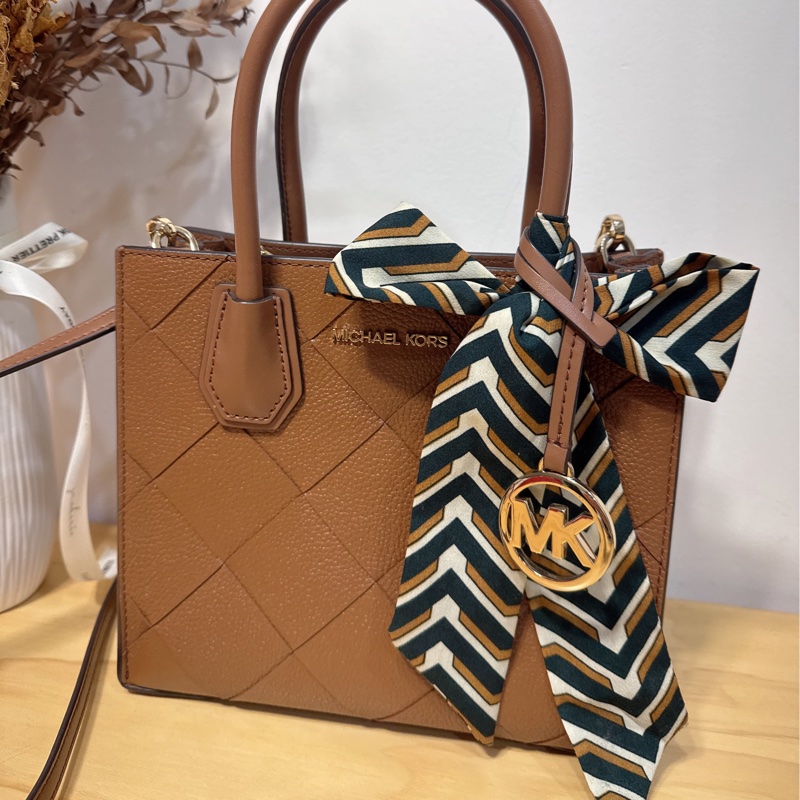 Michael Kors mercer三層手提斜背包-14