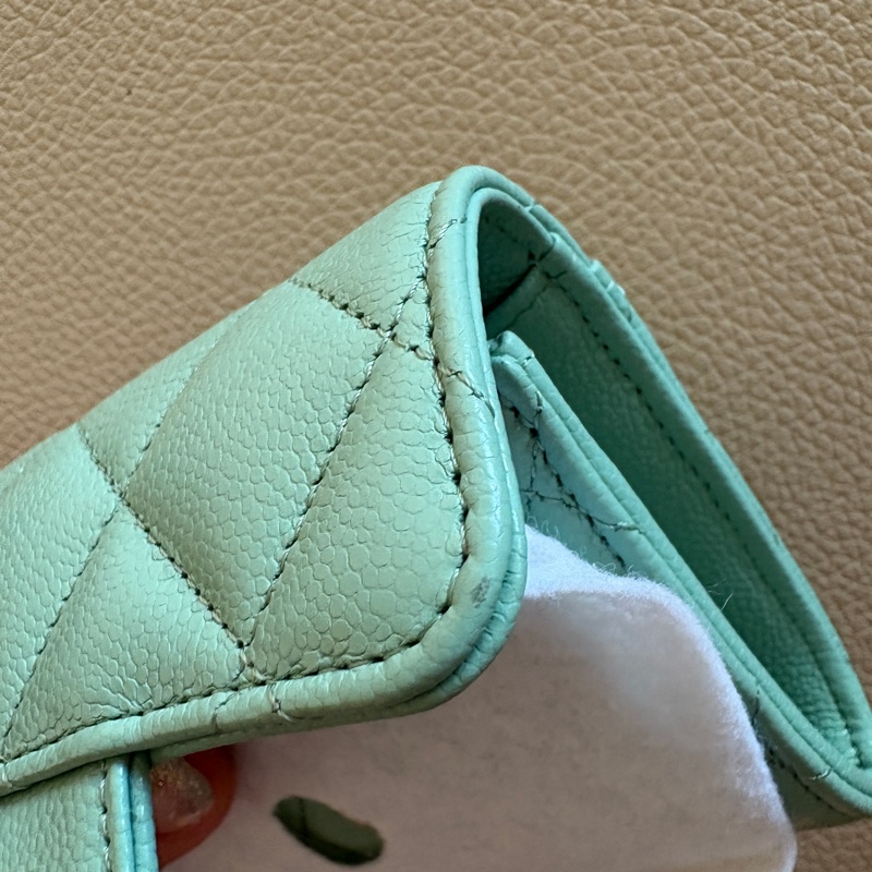 Chanel/香奈兒 經典雙C 芯片 牛油果綠金扣荔枝牛翻蓋卡包-10