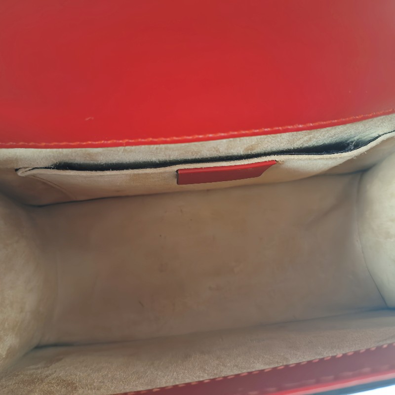 GUCCI 牛皮皮革Sylvie金扣鏈帶肩背袋-8