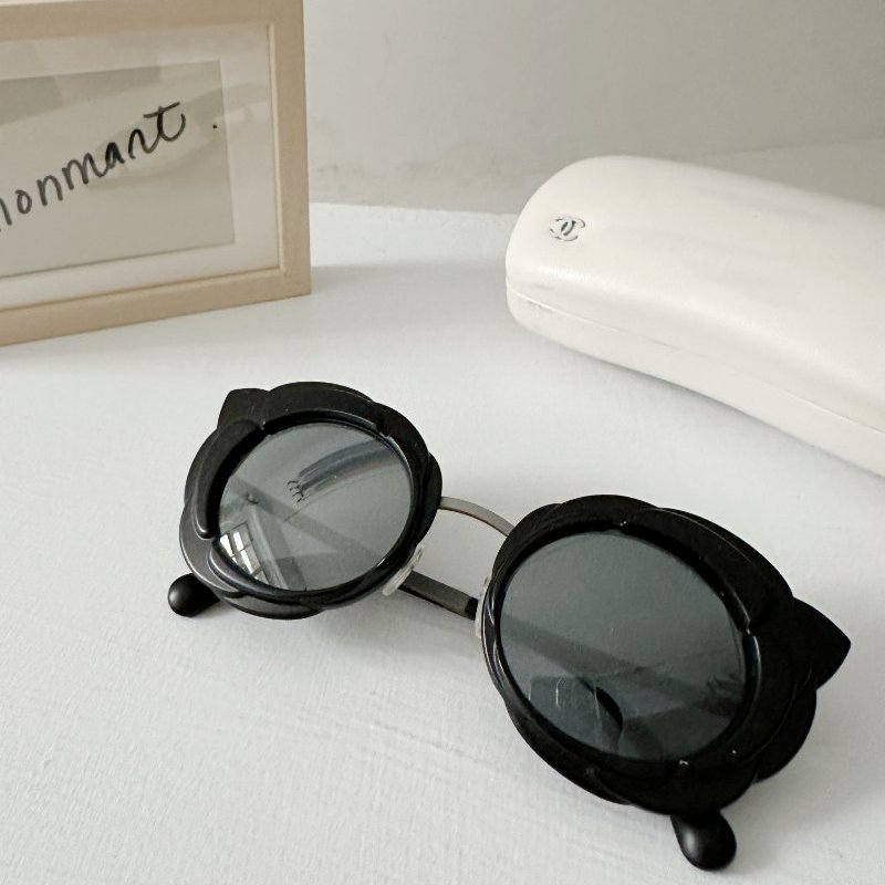 Chanel 山茶花 花瓣鏡框 太陽眼鏡 黑框-9