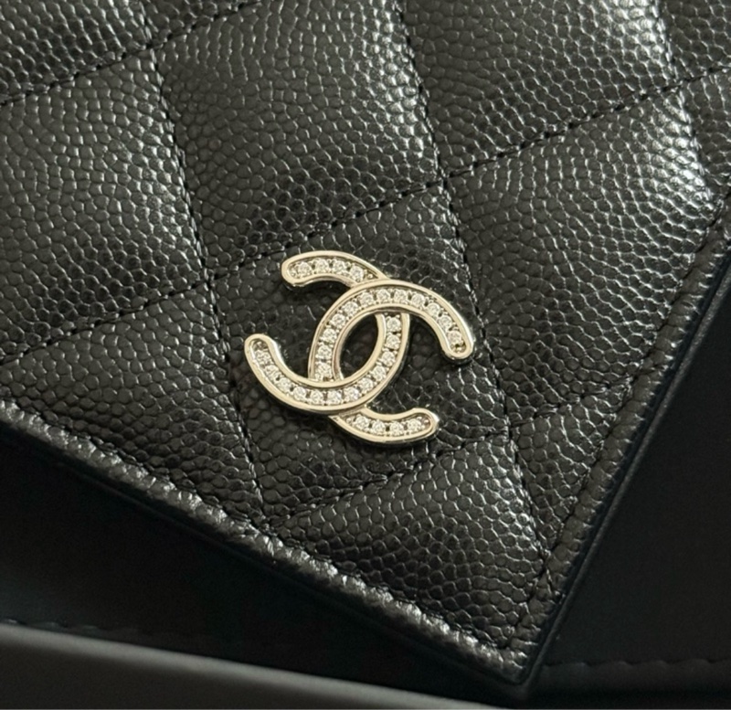 Chanel 新款黑色荔枝牛皮 水鑽CC LOGO護照夾 passport holder-2